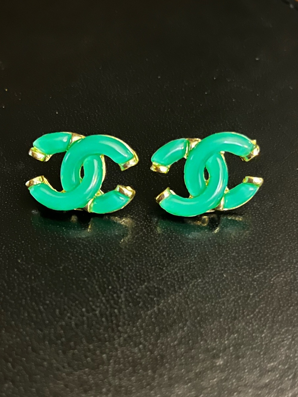 ChaneI Lucite Green Gold Tone Letter Logo Stud Earrings - Picture 2 of 4